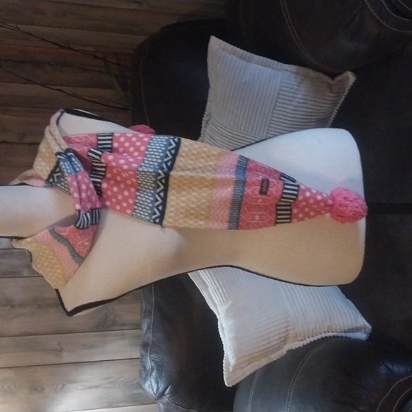 Matilda Jane Make Believe Pom Pom Knit Seasonal Soul Scarf One Size - Picture 2 of 6